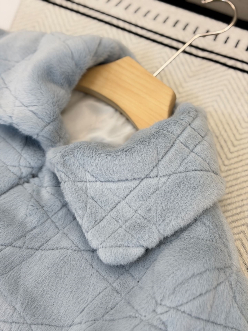 chr1st1an D10r outwear